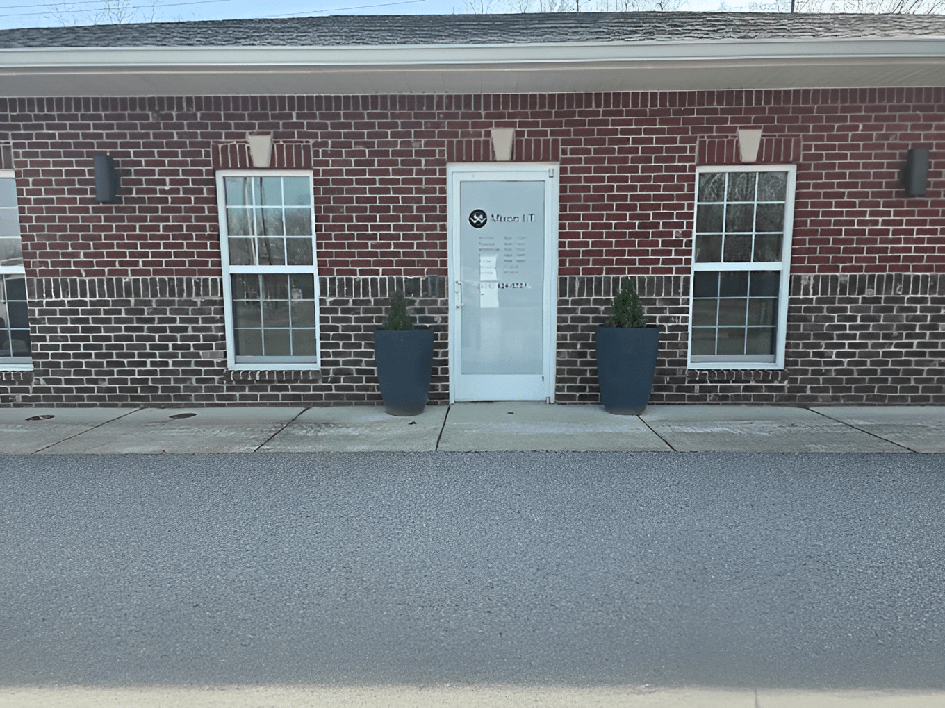 Front entrance of the Mixon IT office building in Clarksville, Tennessee.